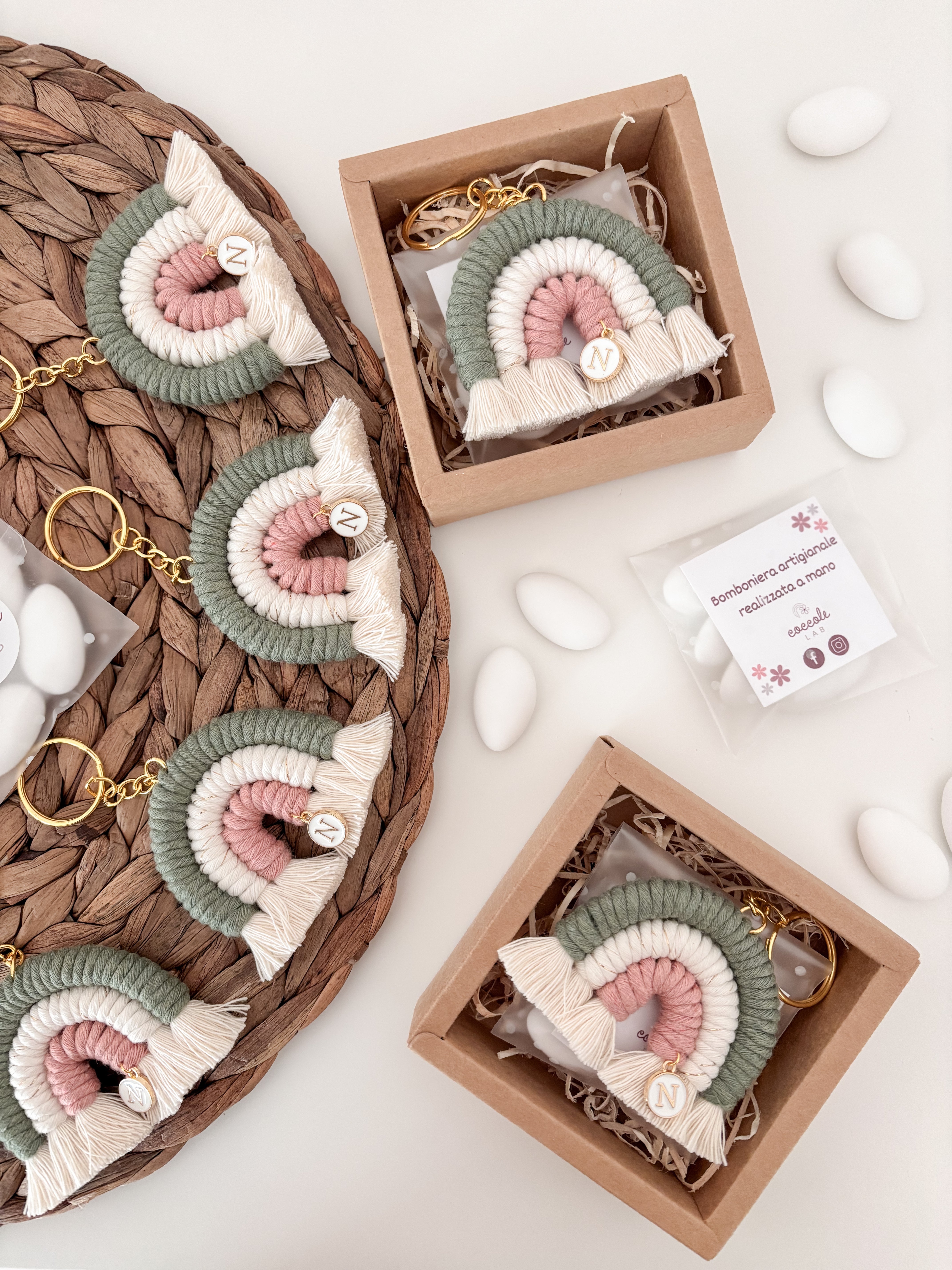 Questo non è il mio gatto. Si presenta a casa mia solo per le coccole. :  r/cats, image size:4284x5712