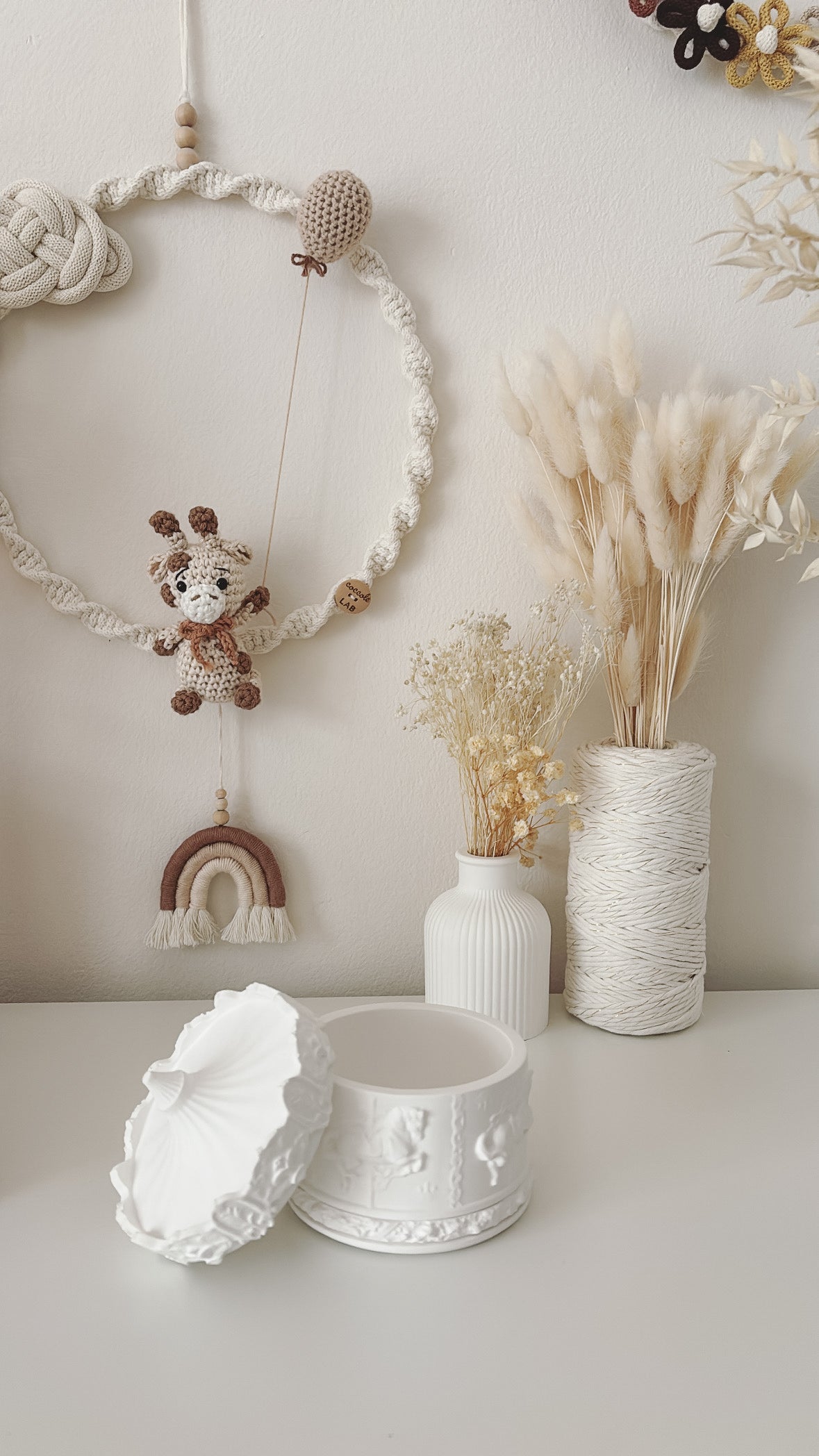 Scrigno Carosello portagioie in gesso ceramica