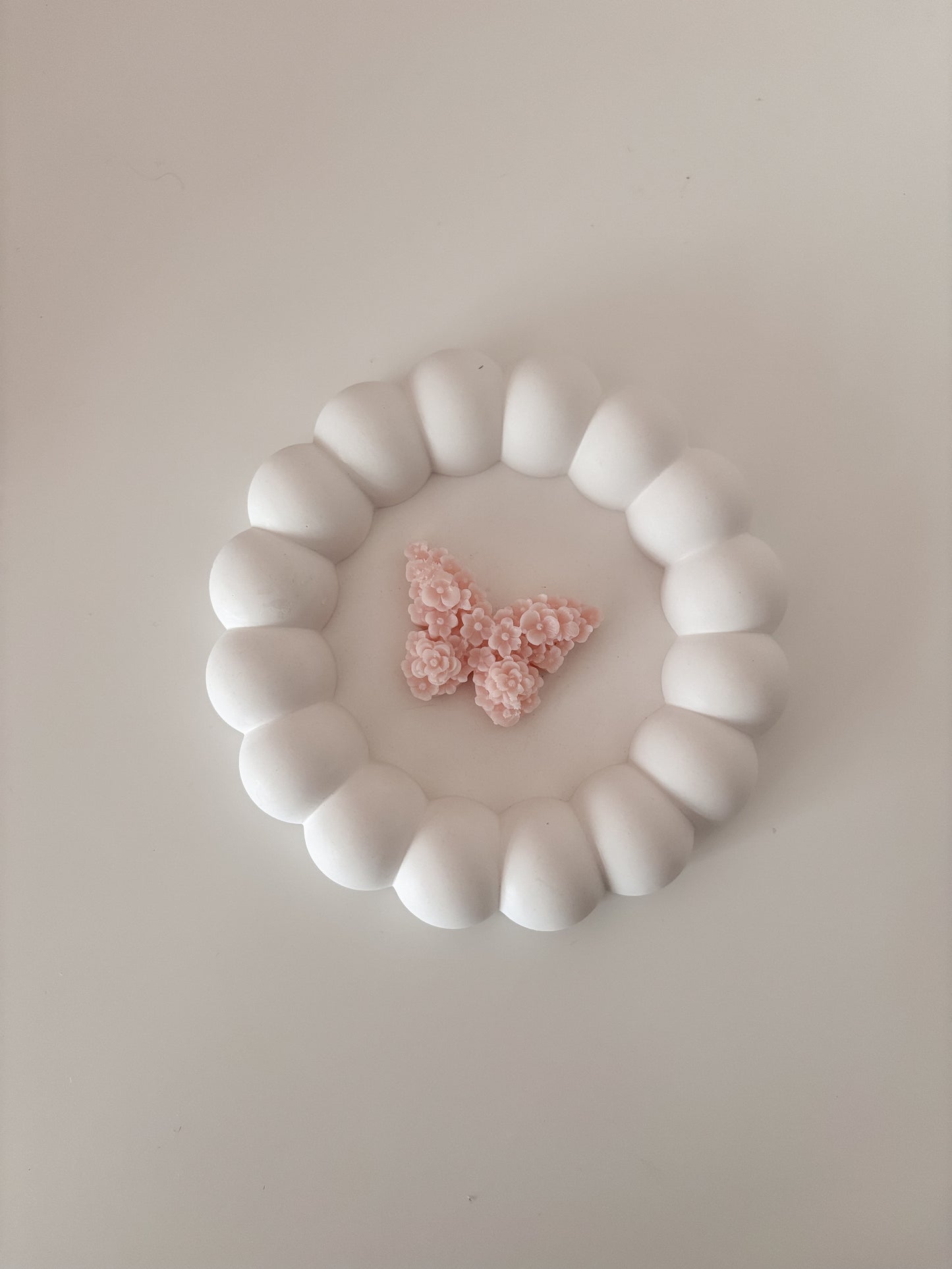 Vassoio decorativo tondo in gesso ceramica