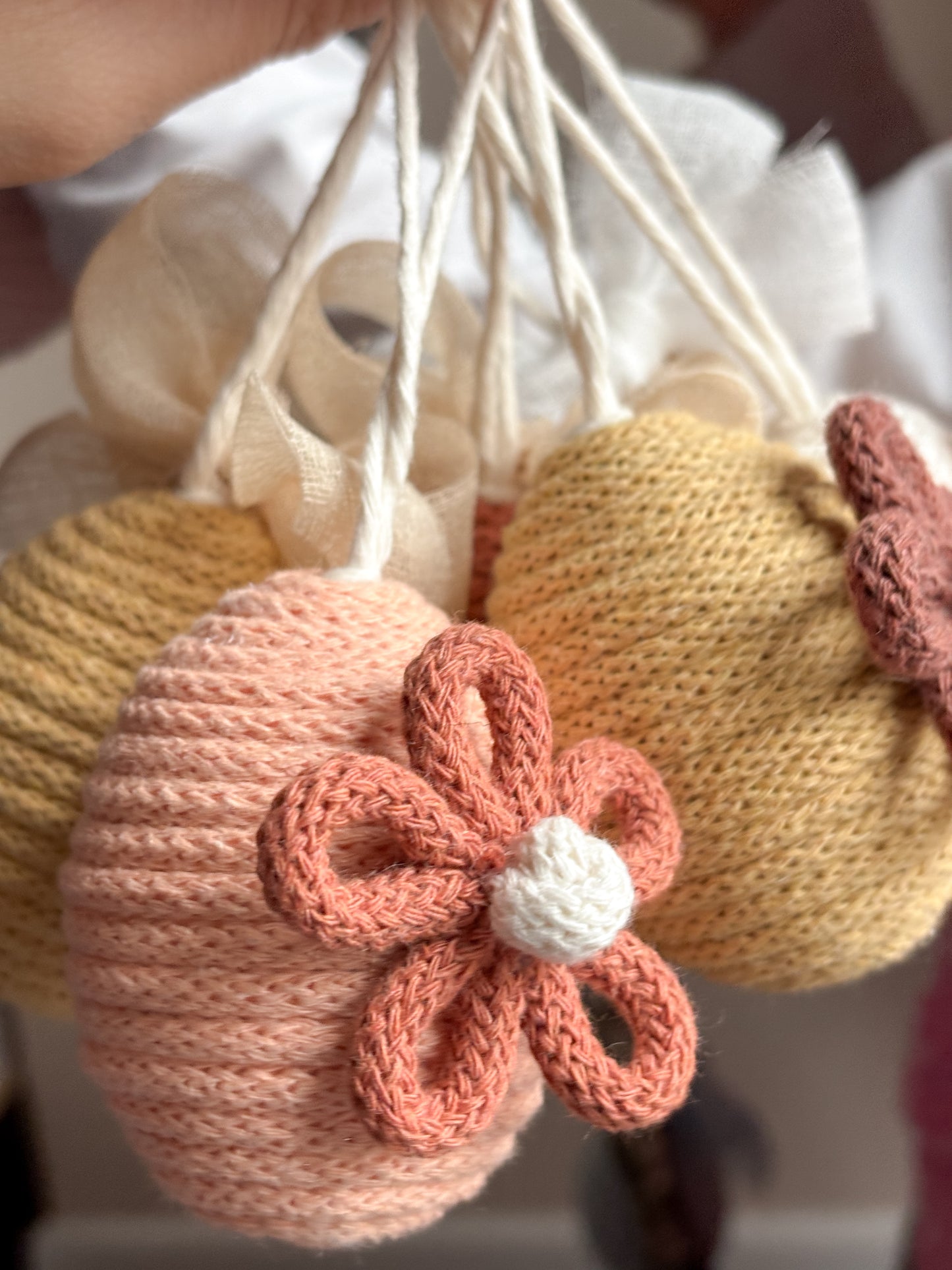 Ovetto macramè per albero di Pasqua, decorazione Pasqua