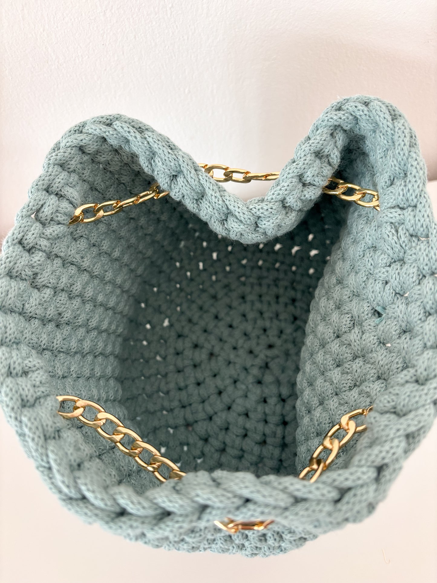 Borsa Secchiello con catena duck egg blue