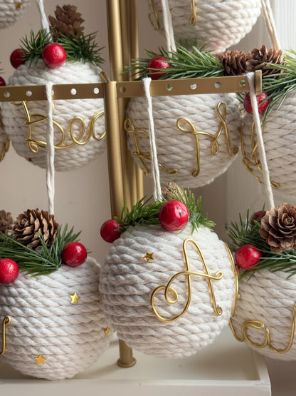 Pallina di Natale con nome in filo di alluminio