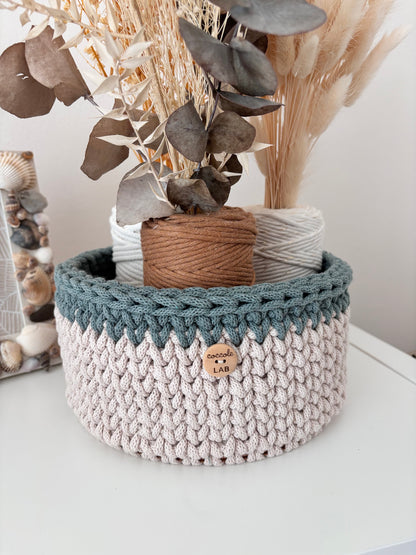 Cestino organizer beige con bordino verde alloro