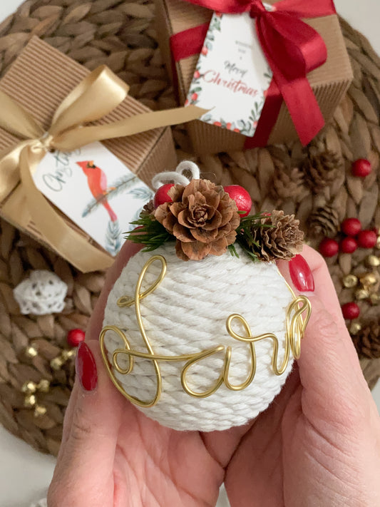 Pallina di Natale con nome in filo di alluminio