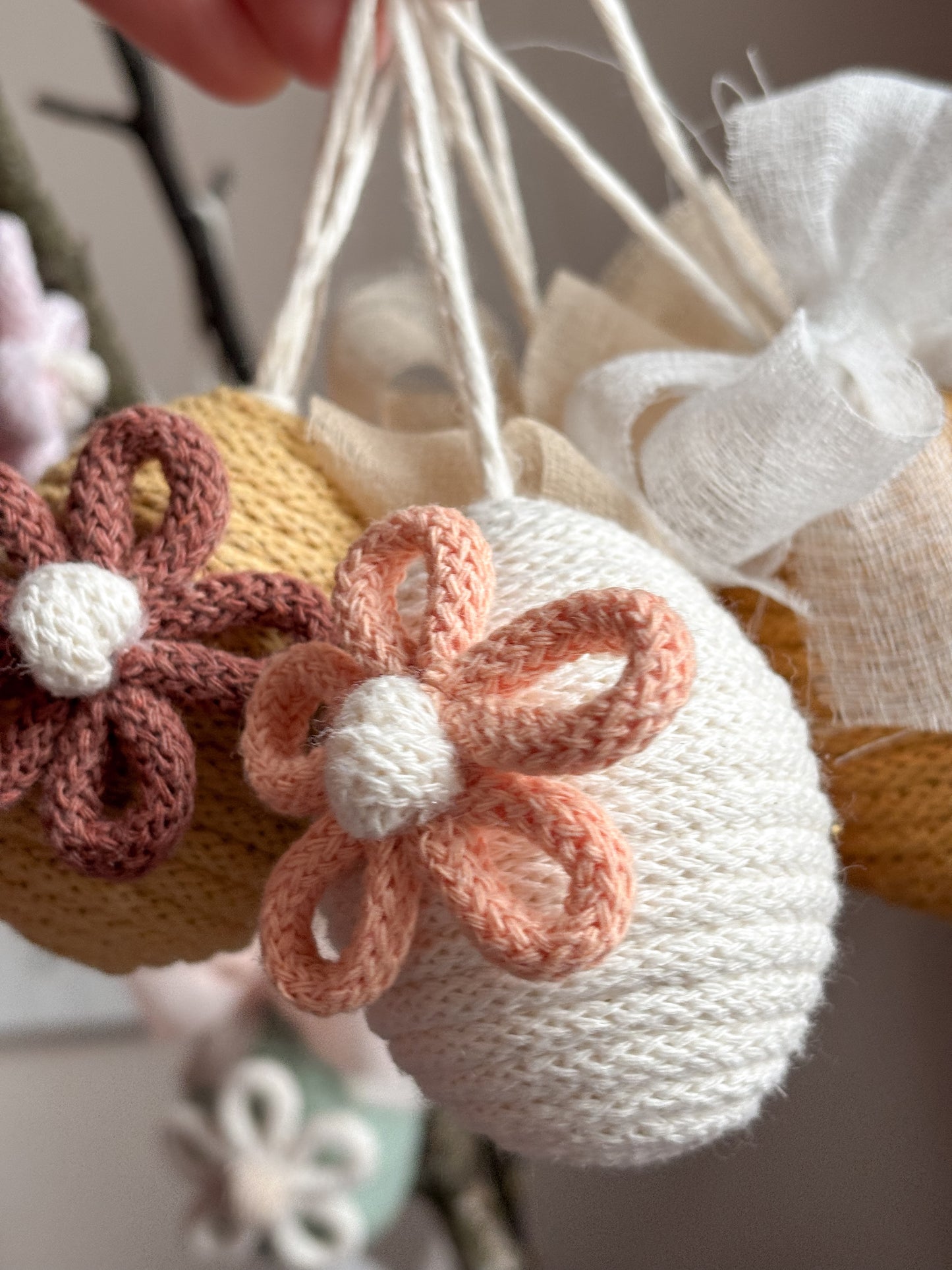 Ovetto macramè per albero di Pasqua, decorazione Pasqua