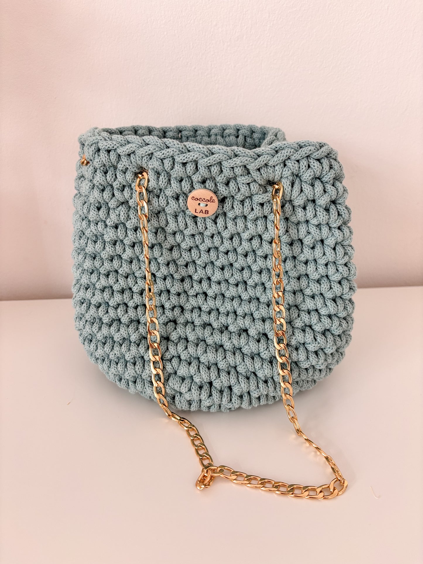 Borsa Secchiello con catena duck egg blue