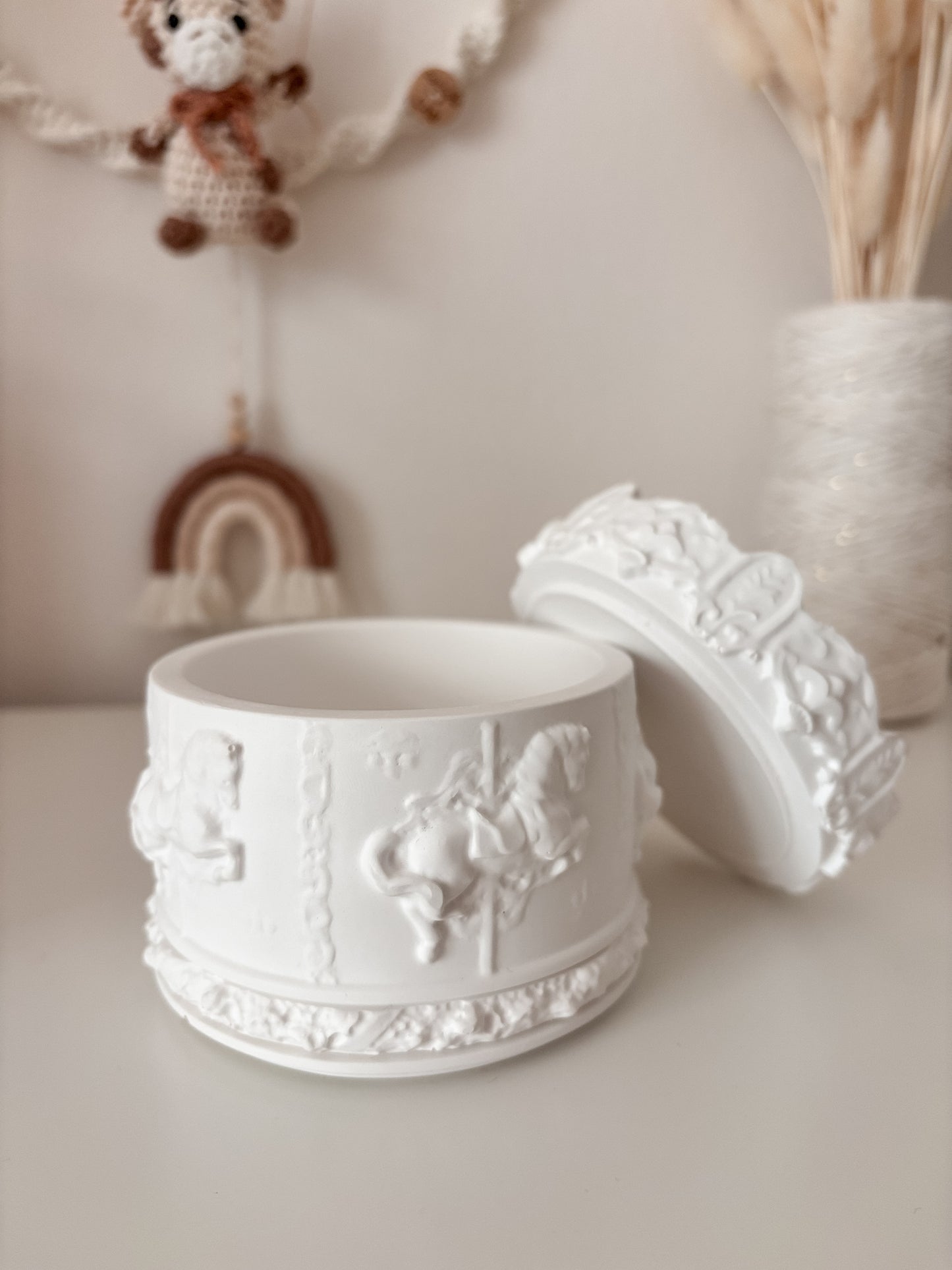 Scrigno Carosello portagioie in gesso ceramica