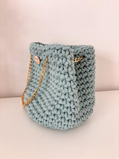 Borsa Secchiello con catena duck egg blue