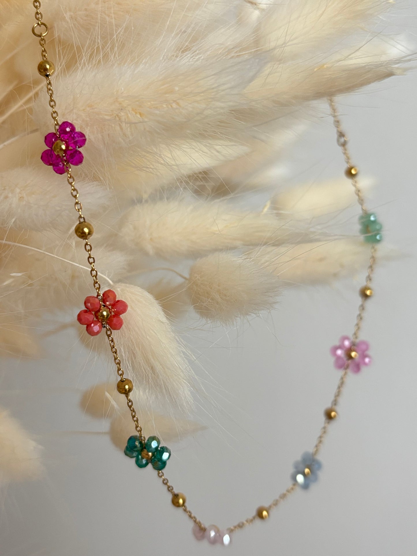 Collana con perline a fiore