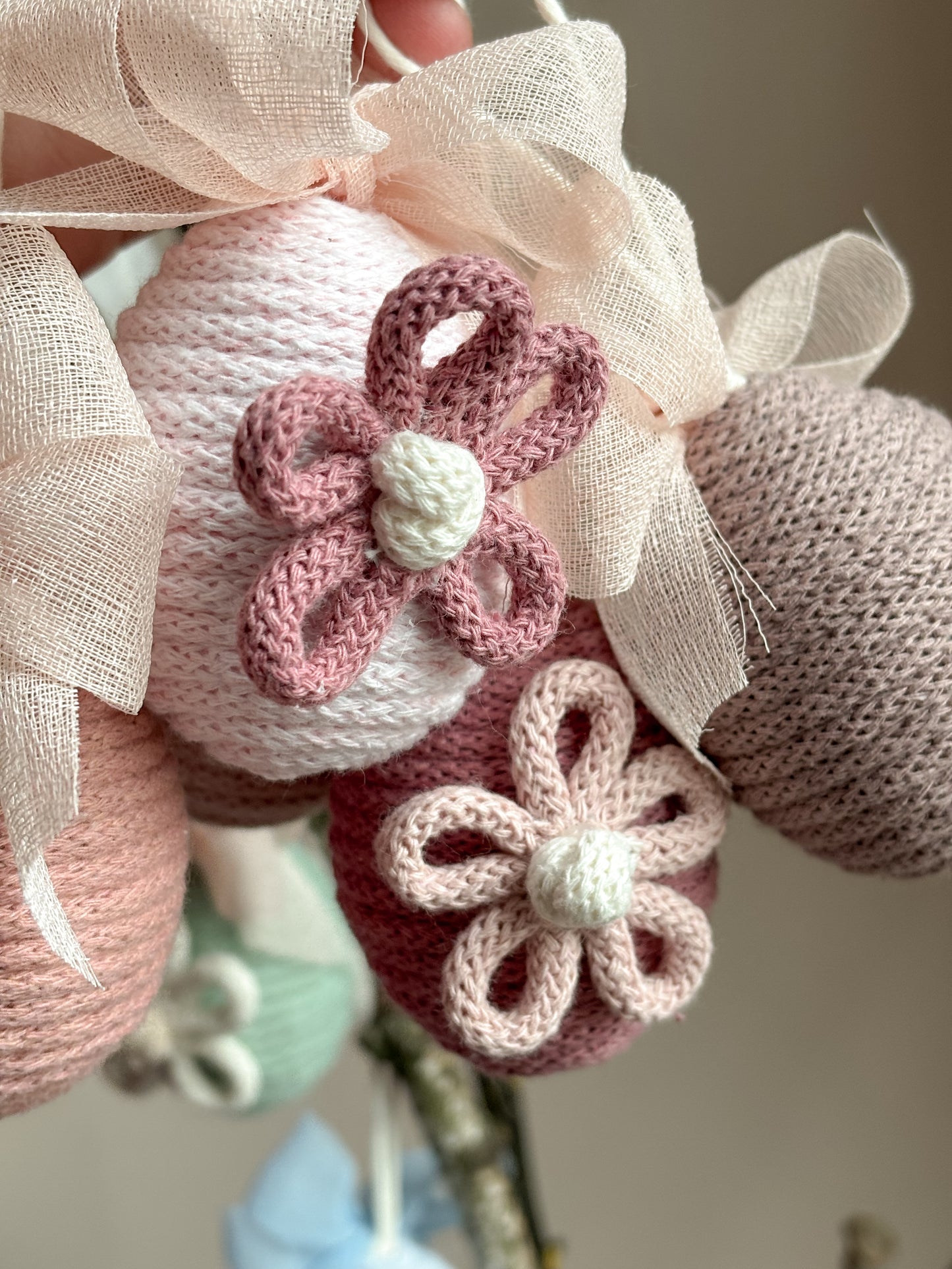 Ovetto macramè per albero di Pasqua, decorazione Pasqua